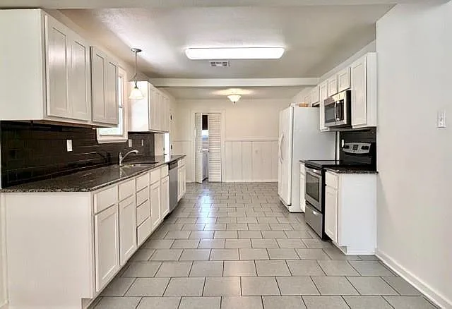 1010 W Charles St — Photo 3