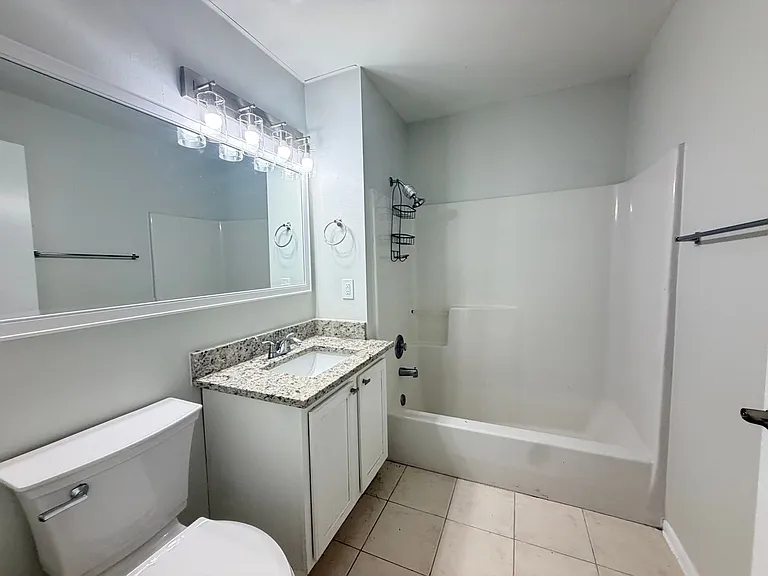 Glenbrooke Apartments — Photo 44