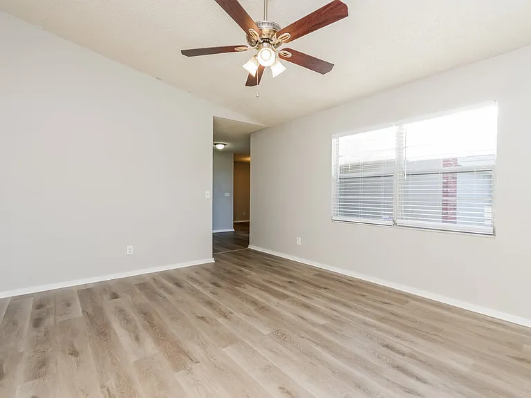 620 Riverwoods Cir — Photo 4