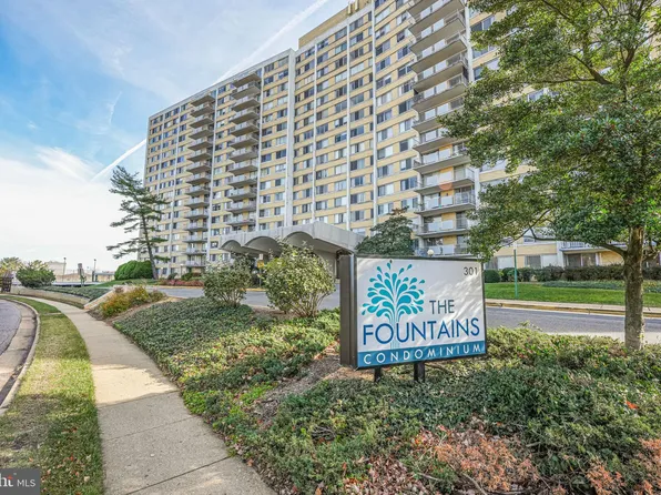301 N Beauregard St APT 902, Alexandria, VA 22312