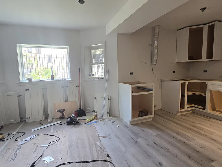 2451 N Ridgeway Ave #G — Photo 2