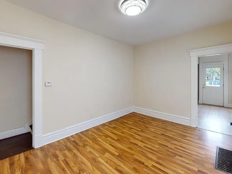 102 E Patterson Ave — Photo 8