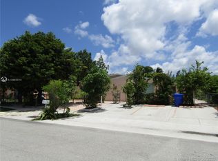 3840 SW 31st Ct, Hollywood, FL 33023