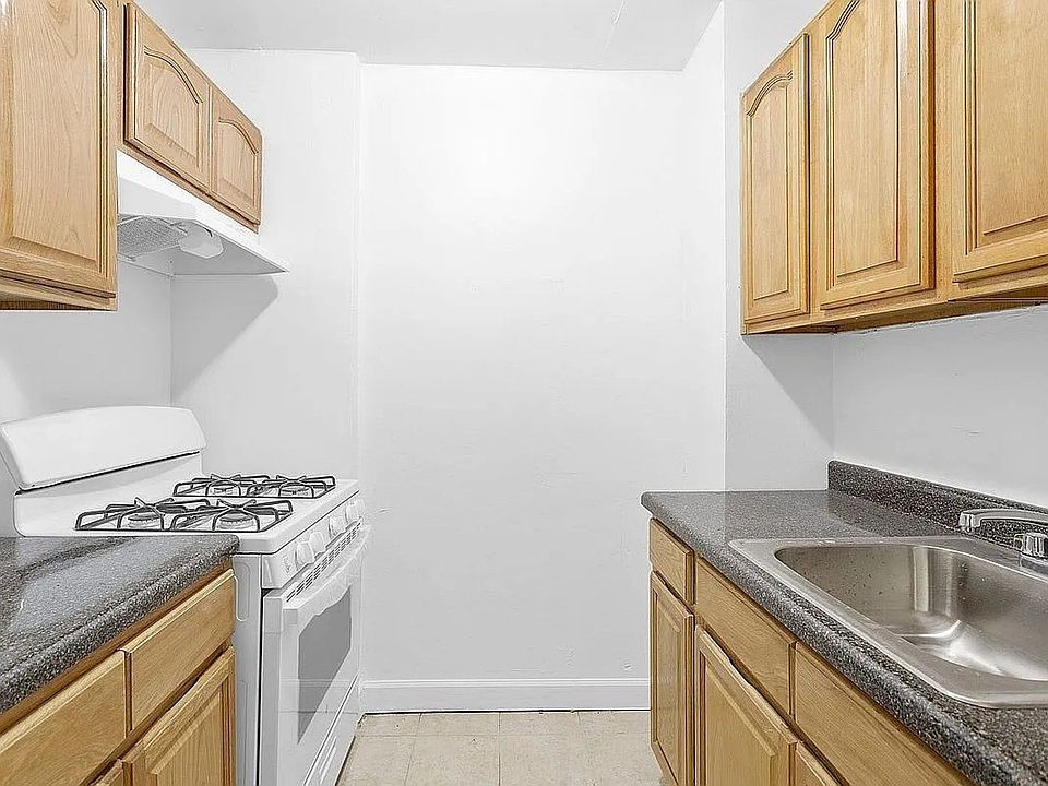 1st image of 133-17 Sanford Ave #3K