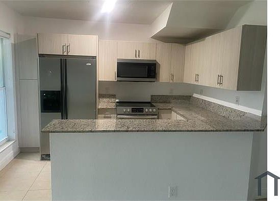 1st image of 652 NW 5th St