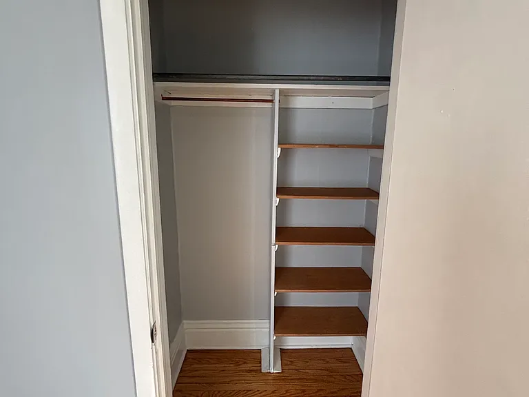 1738 Erie St S #1 — Photo 6