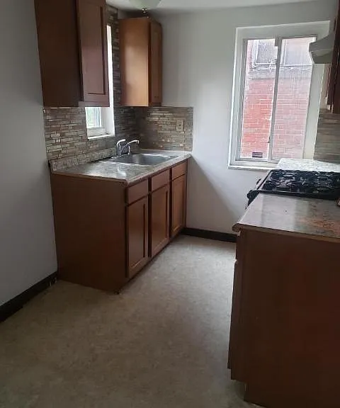 511 Haverhill St — Photo 3