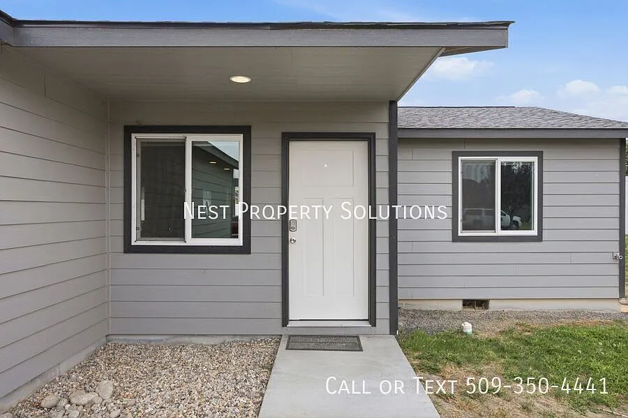 3 Bed, 2 bath Home for Rent in Desirable Neighborhood — Photo 4