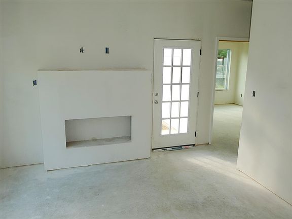 4th image of 81 Waller St
