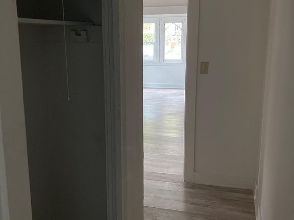 4th image of 3172 Glenmanor Pl