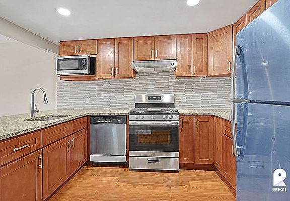 3rd image of 172-18 Jamaica Ave #4A401