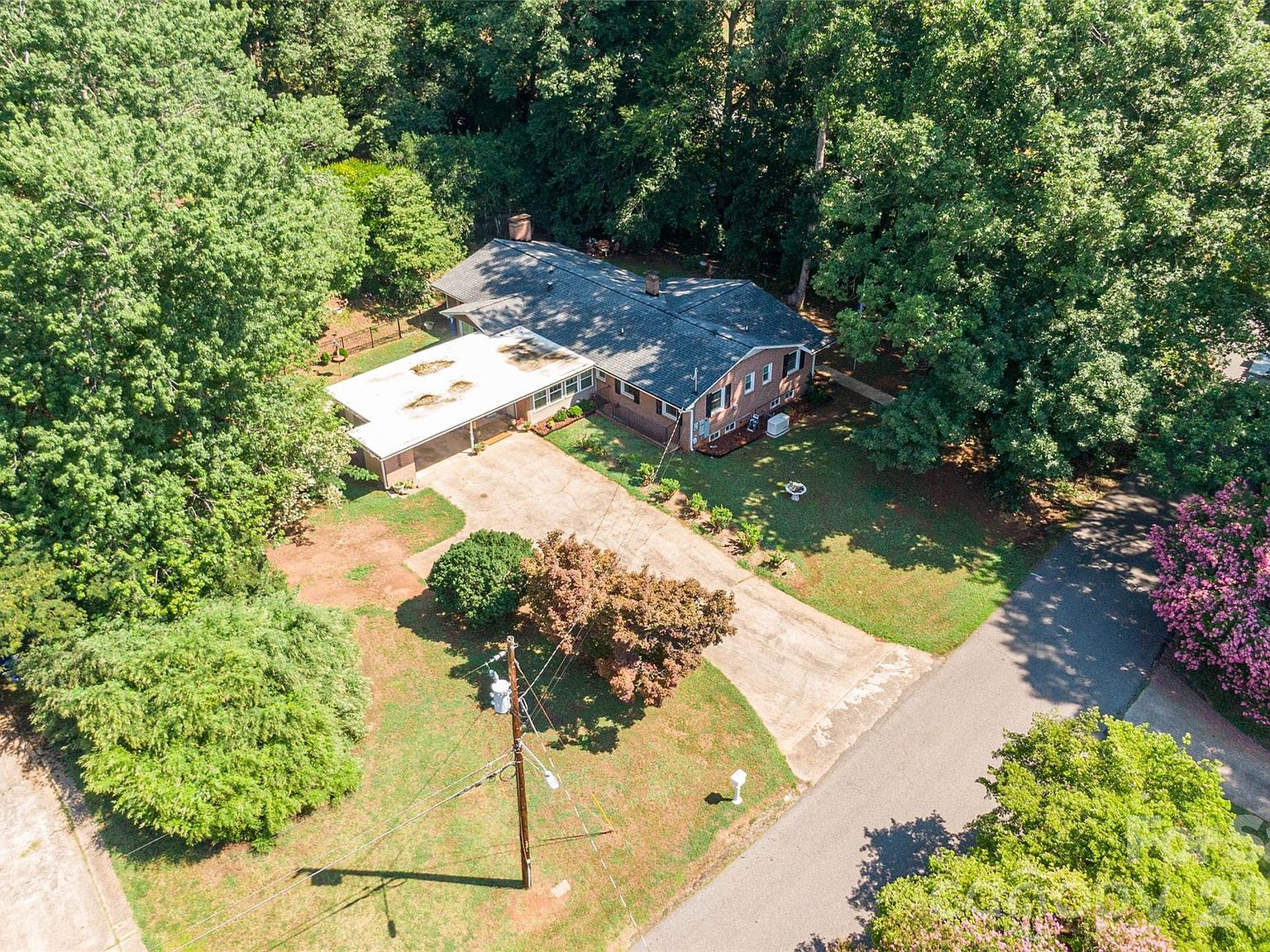 324 Country Club Cir