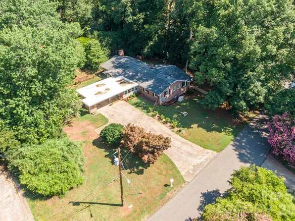 324 Country Club Cir, Shelby, NC 28150