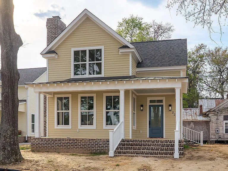 221 Williamsburg St NE — Photo 6