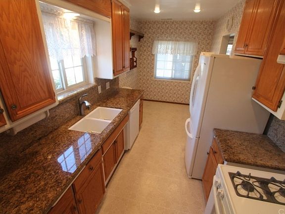 5th image of 9208 Tarryton Ave