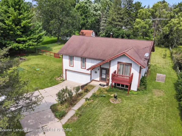 1909 Maple Shade Dr, Williamston, MI 48895