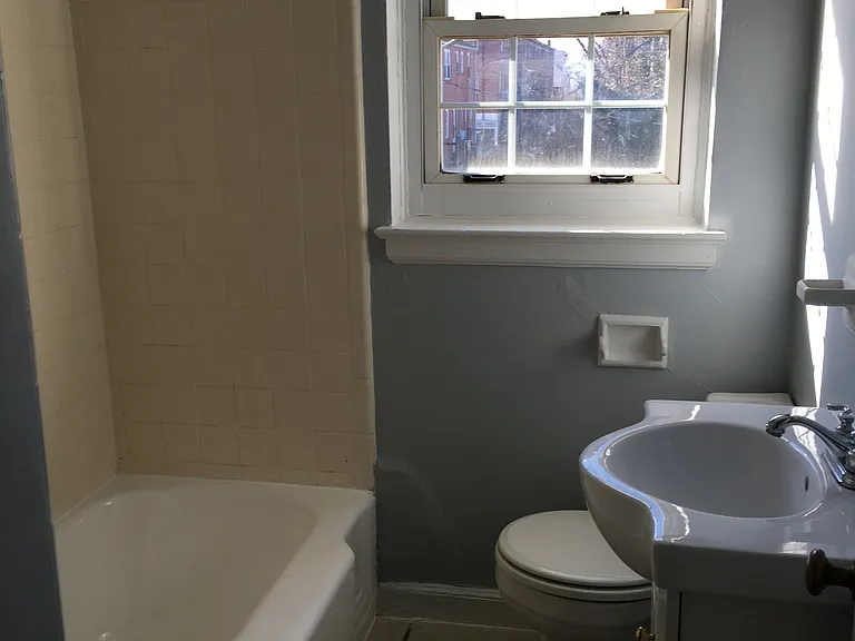 811 Elizabeth Ave #811 — Photo 8
