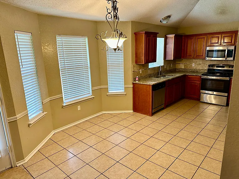 2207 Waterfall Dr — Photo 11