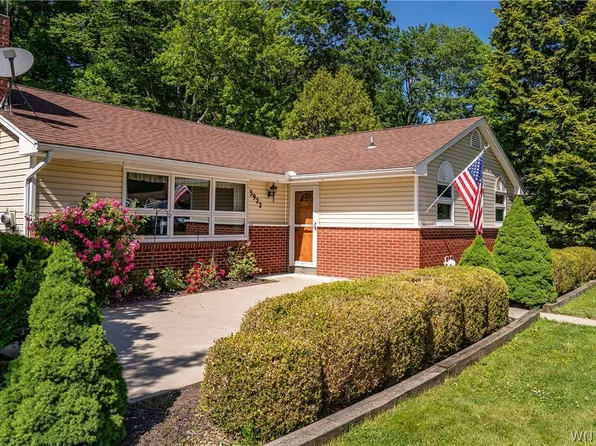 3922 N Hampton Brook Dr, Hamburg, NY 14075