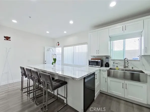 18347 Saticoy St Unit 6, Reseda, CA 91335