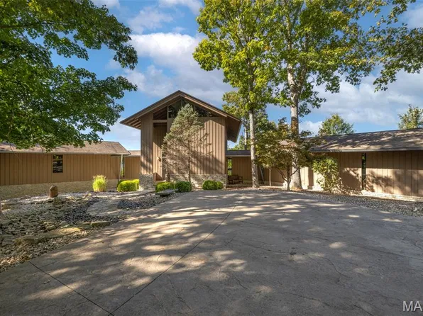 2297 Alpine Lake Dr, Innsbrook, MO 63390