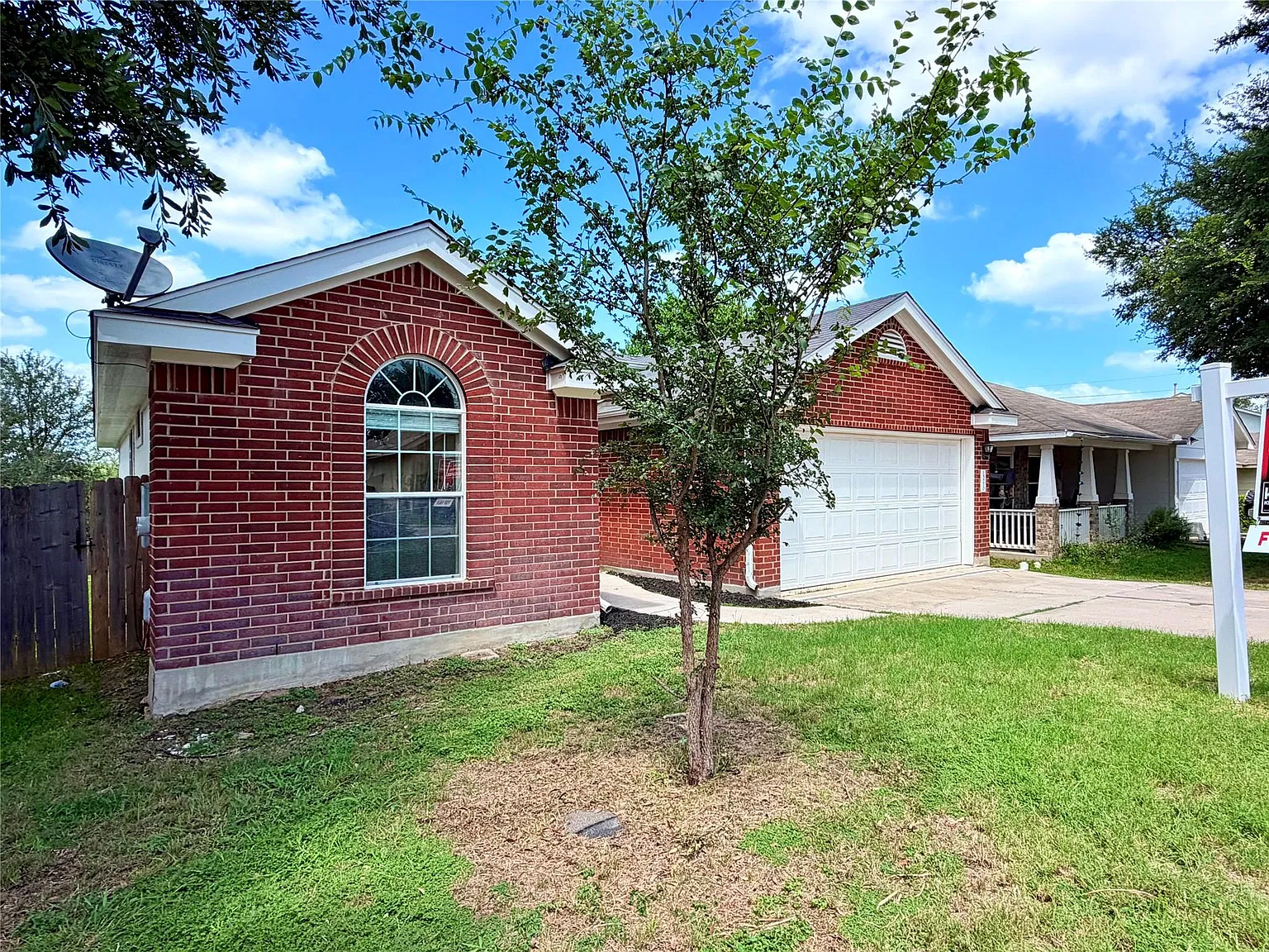 3 bed, 2.0 bath, 1630 sqft, $2,000 — Photo 3
