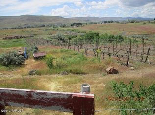 27446 N Case Rd, PROSSER, WA 99350