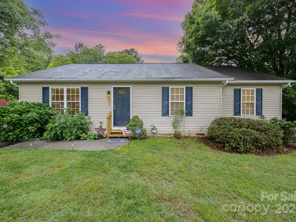 401 Yadkin St, Granite Quarry, NC 28072