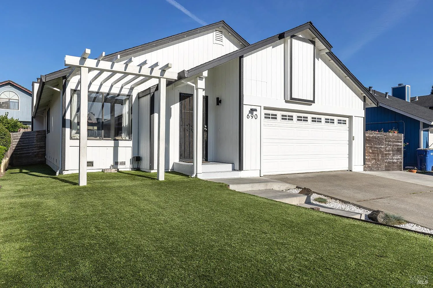 690 Claudius Way - Photo 2