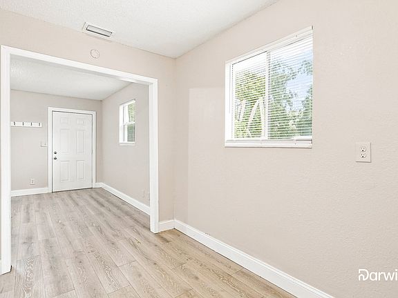 5th image of 6790 Tinkerbell Ln
