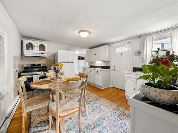 528 E 3rd St #1, South Boston, MA 02127