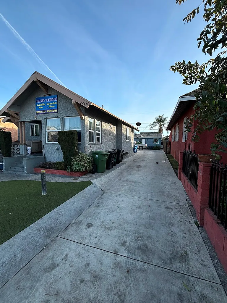 2 bed, 750 sqft, $2,900 — Photo 1