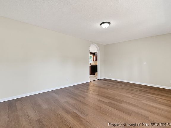 5th image of 907 Dandridge Dr