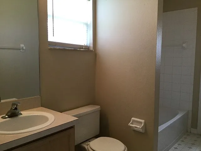 647 Heraldo Ct — Photo 13