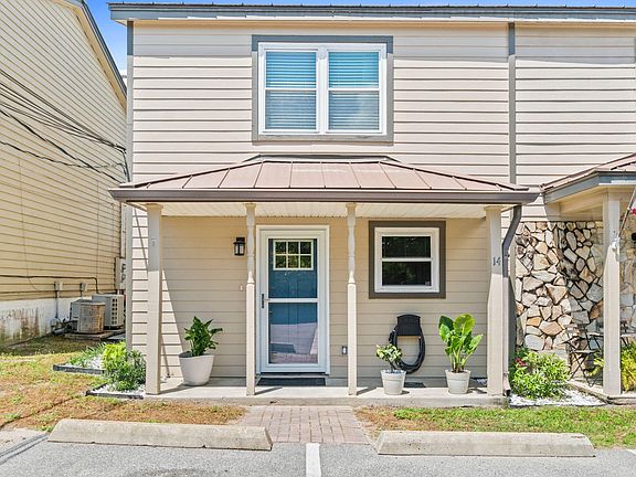 2nd image of 43 Summerhaven Trl Unit 14