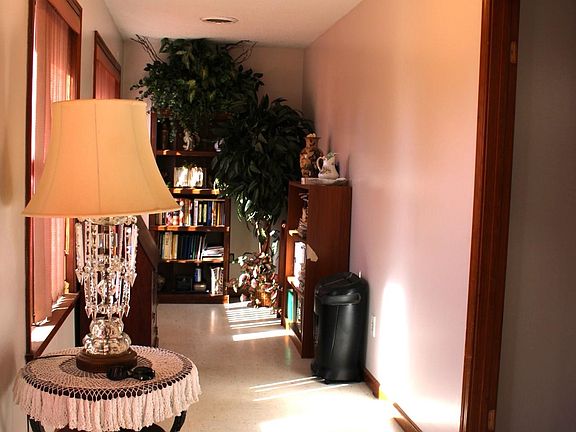 3rd image of 866 Deen Rd