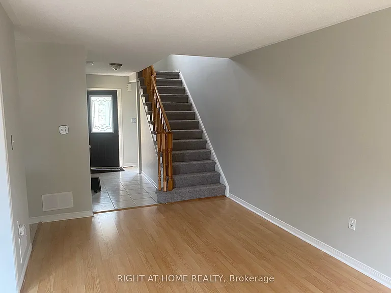 2351 Newcastle Cres — Photo 6