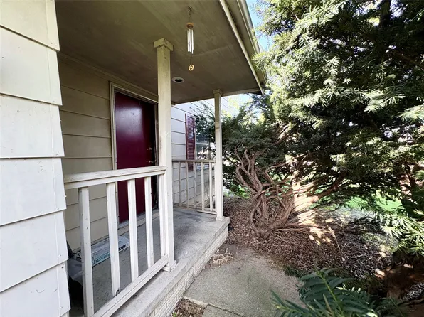 100 NE 5th Ct, Grimes, IA 50111