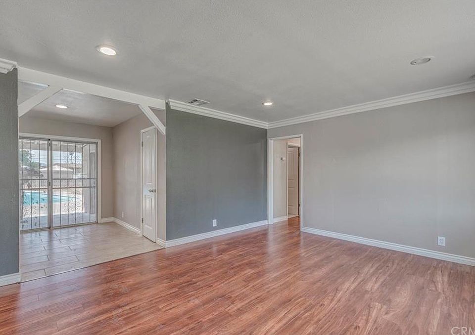 1st image of 1122 Egan Ave
