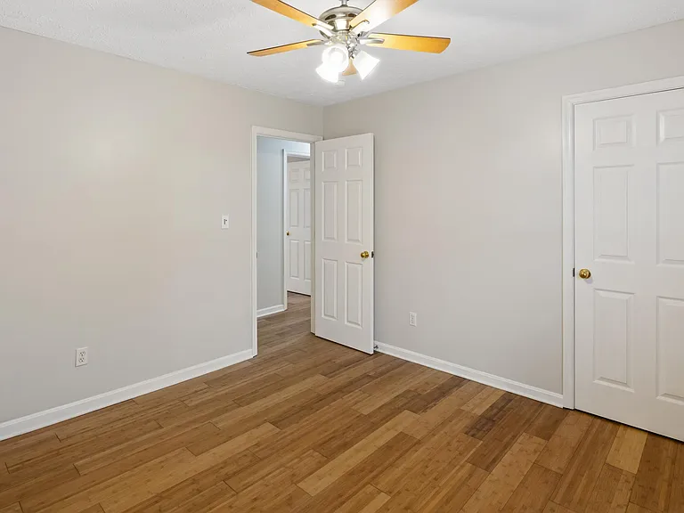 359 Montgomery Cir — Photo 12
