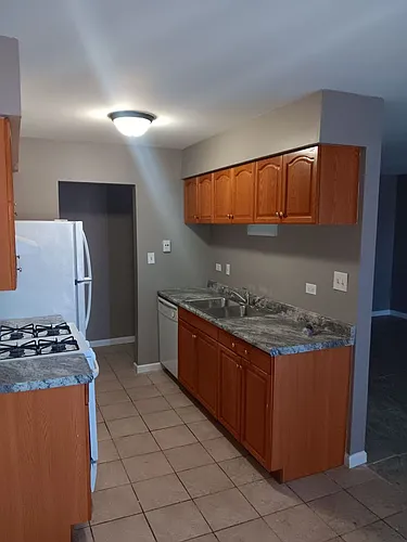 111 Pickwick Dr Photo 1