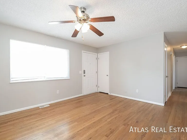 730 S Oakland St — Photo 18