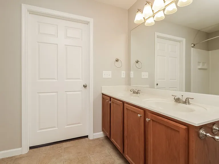 233 Campfire Dr — Photo 10