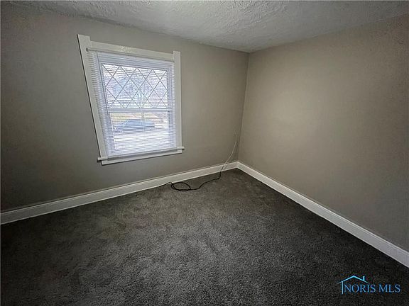 2nd image of 318 Victoria Pl