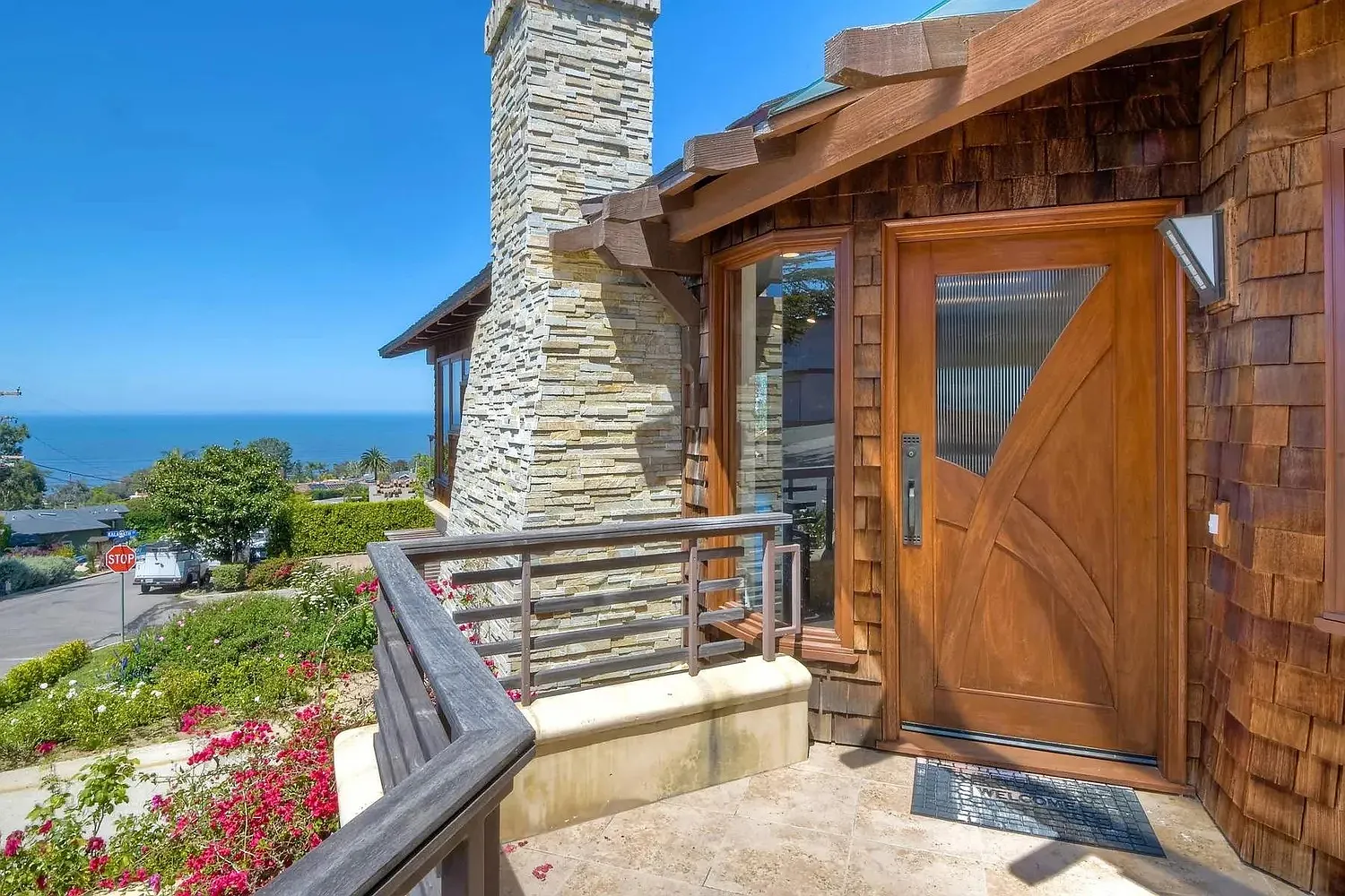 610 Amphitheatre Drive — Photo 1
