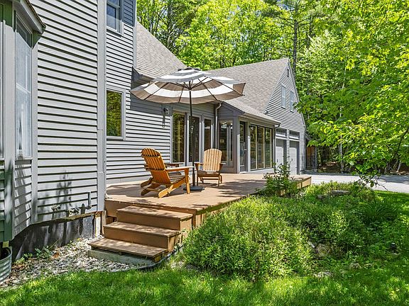 4th image of 301 Galloping Hill Road