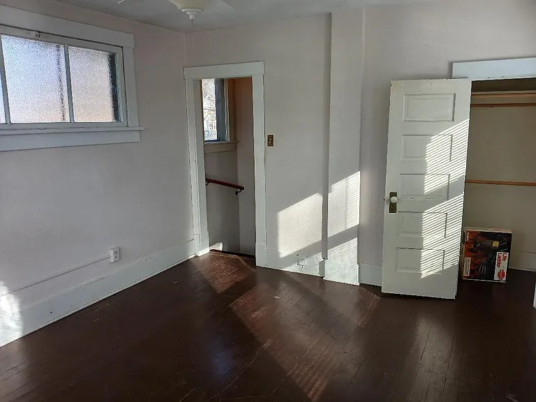 233 N Franklin St #1/2 — Photo 15