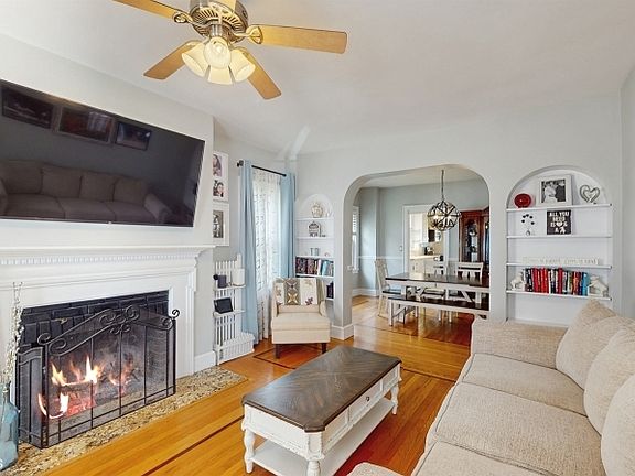 5th image of 403 Sharp St