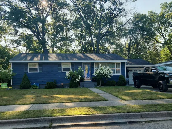1324 Eastwood Dr, Muskegon, MI 49442