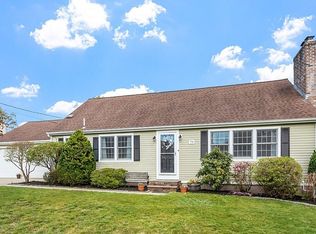78 Narragansett Rd, Somerset, MA 02726